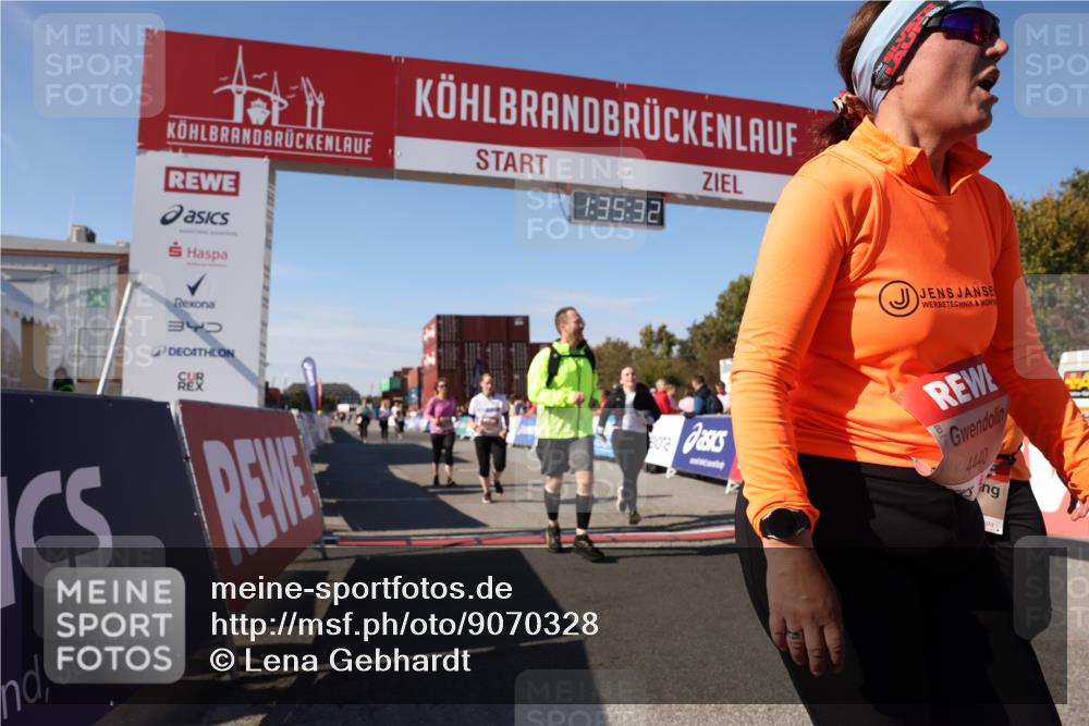 03.10.2025 - Köhlbrandbrückenlauf Lena Gebhardt http://msf.ph/oto/9070328 03.10.2025 13:35:33 Ziel 4434, 4440, 4949, 5140, 5356, 5517, 5539, 5548, 5575, 6283, 6358, 6411 meine-sportfotos.de