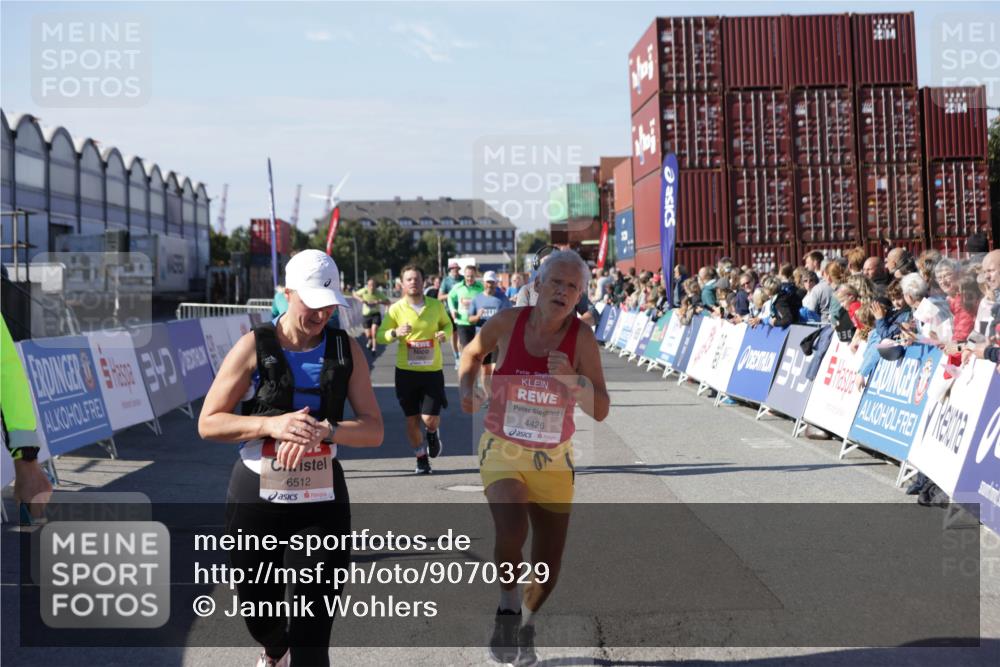 03.10.2025 - Köhlbrandbrückenlauf Jannik Wohlers http://msf.ph/oto/9070329 03.10.2025 13:14:25 Ziel 4400, 4426, 4437, 4569, 4776, 4888, 5132, 5282, 5782, 5805, 5902, 5903, 6012, 6327, 6418, 6512, 6735 meine-sportfotos.de