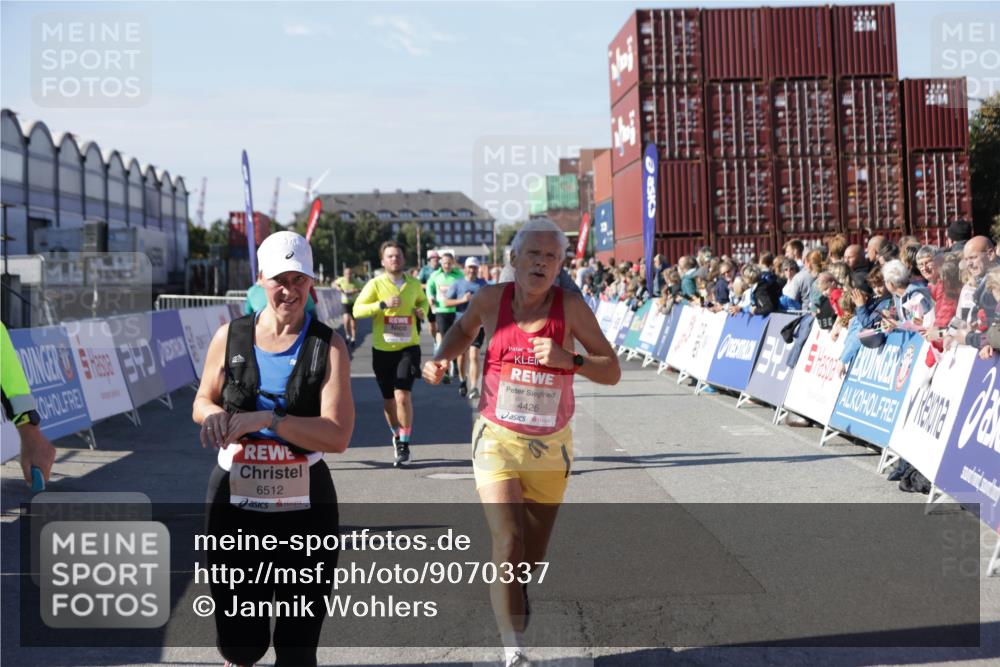 03.10.2025 - Köhlbrandbrückenlauf Jannik Wohlers http://msf.ph/oto/9070337 03.10.2025 13:14:25 Ziel 4400, 4426, 4437, 4569, 4776, 4888, 5132, 5282, 5782, 5805, 5902, 5903, 6012, 6327, 6418, 6512, 6735 meine-sportfotos.de