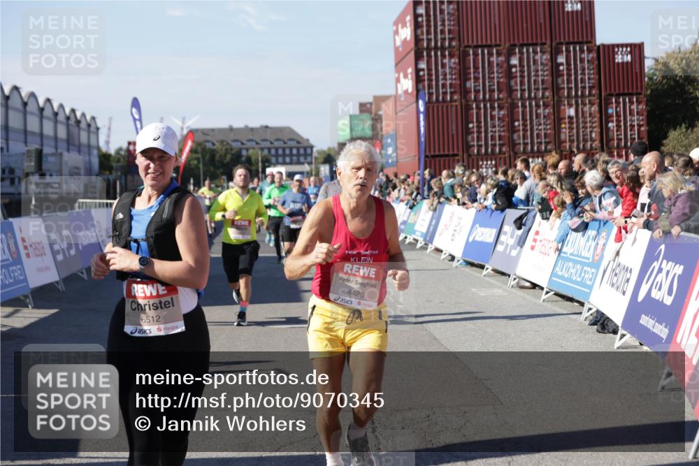 03.10.2025 - Köhlbrandbrückenlauf Jannik Wohlers http://msf.ph/oto/9070345 03.10.2025 13:14:26 Ziel 4400, 4426, 4437, 4569, 4776, 4888, 5132, 5282, 5782, 5805, 5902, 5903, 6012, 6327, 6418, 6512 meine-sportfotos.de