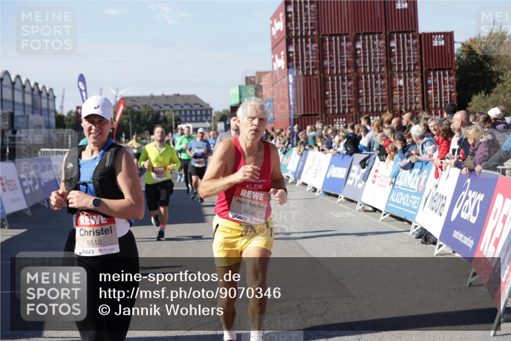 03.10.2025 - Köhlbrandbrückenlauf Jannik Wohlers http://msf.ph/oto/9070346 03.10.2025 13:14:26 Ziel 4400, 4426, 4437, 4569, 4776, 4888, 5132, 5282, 5782, 5805, 5902, 5903, 6012, 6327, 6418, 6512 meine-sportfotos.de