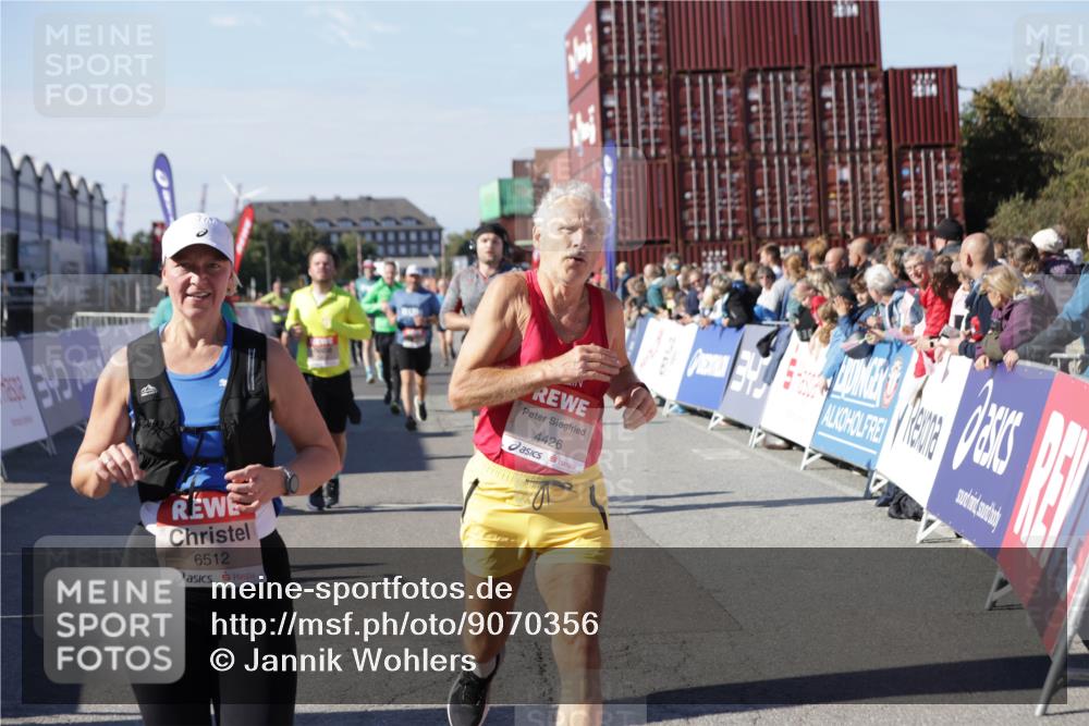 03.10.2025 - Köhlbrandbrückenlauf Jannik Wohlers http://msf.ph/oto/9070356 03.10.2025 13:14:26 Ziel 4400, 4426, 4437, 4569, 4776, 4888, 5132, 5282, 5782, 5805, 5902, 5903, 6012, 6327, 6418, 6512 meine-sportfotos.de