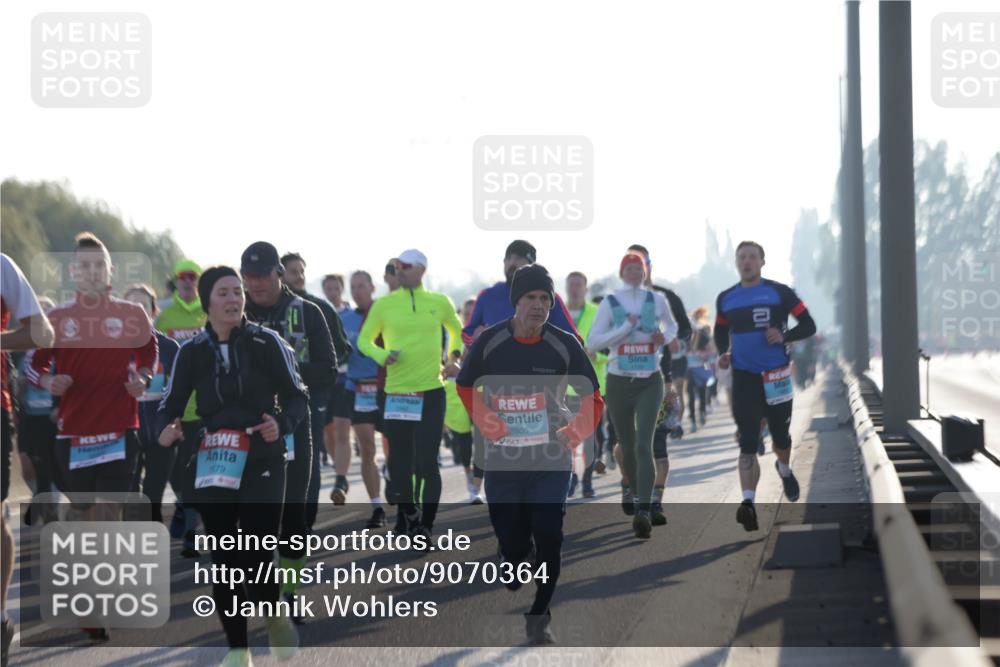 03.10.2025 - Köhlbrandbrückenlauf Jannik Wohlers http://msf.ph/oto/9070364 03.10.2025 09:17:31 Position 3 1679, 2805 meine-sportfotos.de
