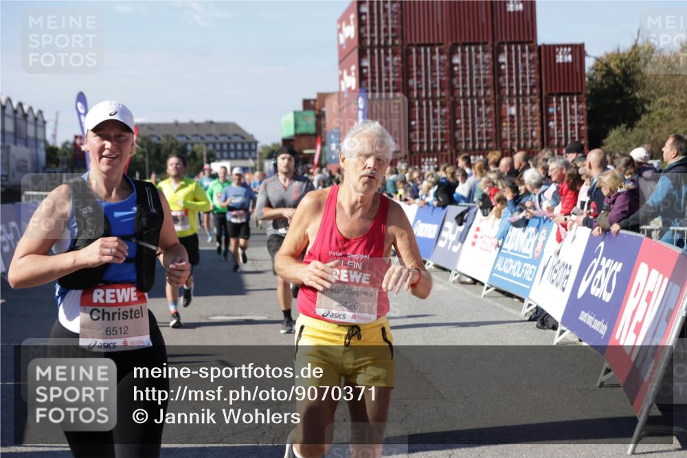03.10.2025 - Köhlbrandbrückenlauf Jannik Wohlers http://msf.ph/oto/9070371 03.10.2025 13:14:26 Ziel 4400, 4426, 4437, 4569, 4776, 4888, 5132, 5282, 5782, 5805, 5902, 5903, 6012, 6327, 6418, 6512 meine-sportfotos.de