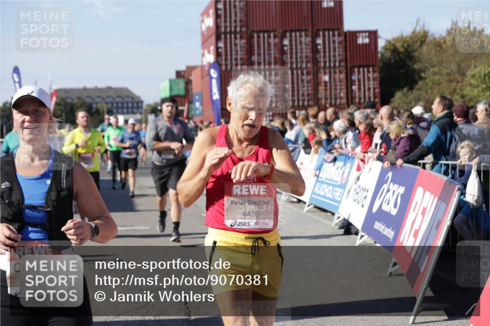 03.10.2025 - Köhlbrandbrückenlauf Jannik Wohlers http://msf.ph/oto/9070381 03.10.2025 13:14:26 Ziel 4400, 4426, 4437, 4569, 4776, 4888, 5132, 5282, 5782, 5805, 5902, 5903, 6012, 6327, 6418, 6512 meine-sportfotos.de