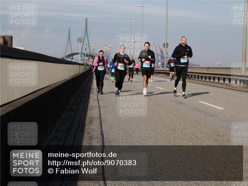 03.10.2025 - Köhlbrandbrückenlauf Fabian Wolf http://msf.ph/oto/9070383 03.10.2025 10:12:31 Position 3  meine-sportfotos.de