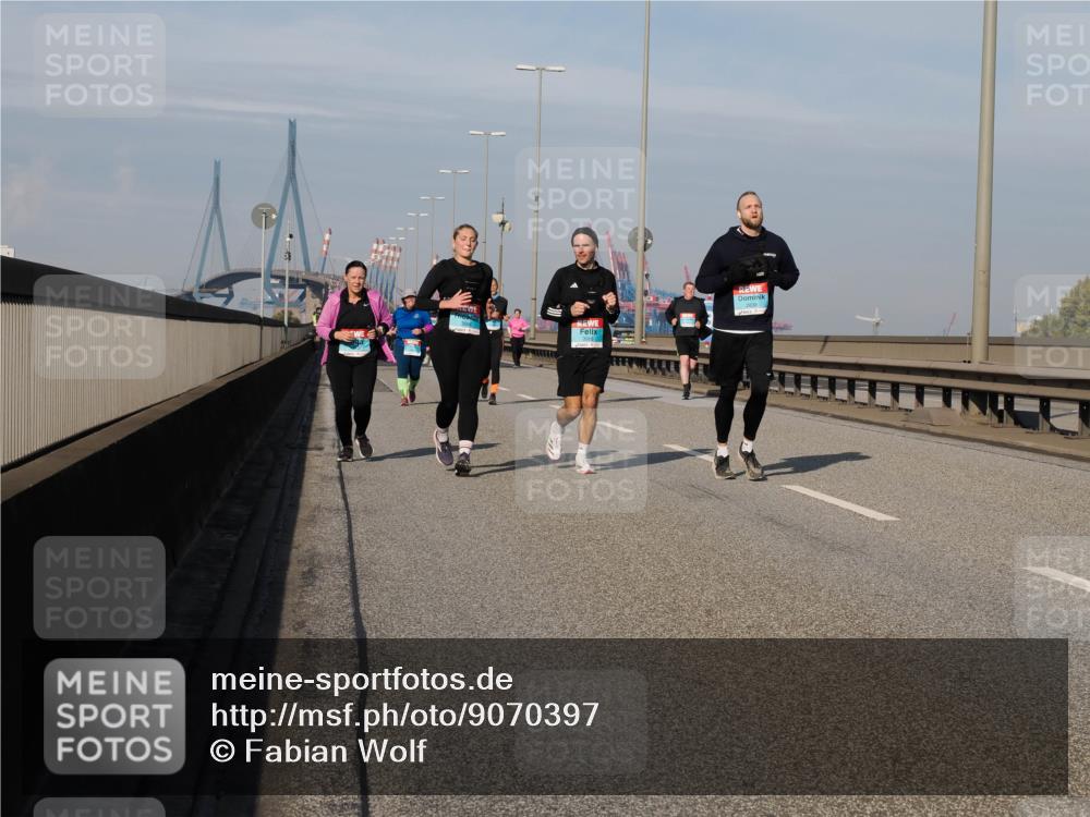 03.10.2025 - Köhlbrandbrückenlauf Fabian Wolf http://msf.ph/oto/9070397 03.10.2025 10:12:31 Position 3  meine-sportfotos.de
