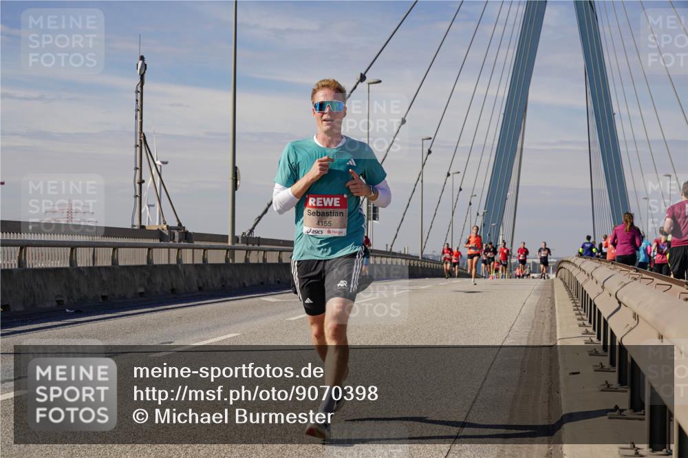 03.10.2025 - Köhlbrandbrückenlauf Michael Burmester http://msf.ph/oto/9070398 03.10.2025 12:34:19 Position 2 4155 meine-sportfotos.de
