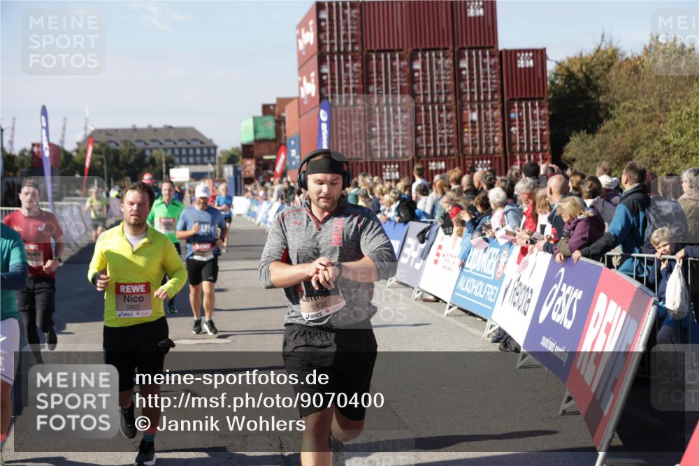 03.10.2025 - Köhlbrandbrückenlauf Jannik Wohlers http://msf.ph/oto/9070400 03.10.2025 13:14:28 Ziel 4259, 4400, 4426, 4776, 5132, 5282, 5782, 5805, 5902, 5903, 6012, 6512 meine-sportfotos.de