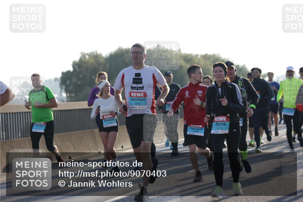 03.10.2025 - Köhlbrandbrückenlauf Jannik Wohlers http://msf.ph/oto/9070403 03.10.2025 09:17:32 Position 3 1203, 3236, 12, 3569, 1679 meine-sportfotos.de