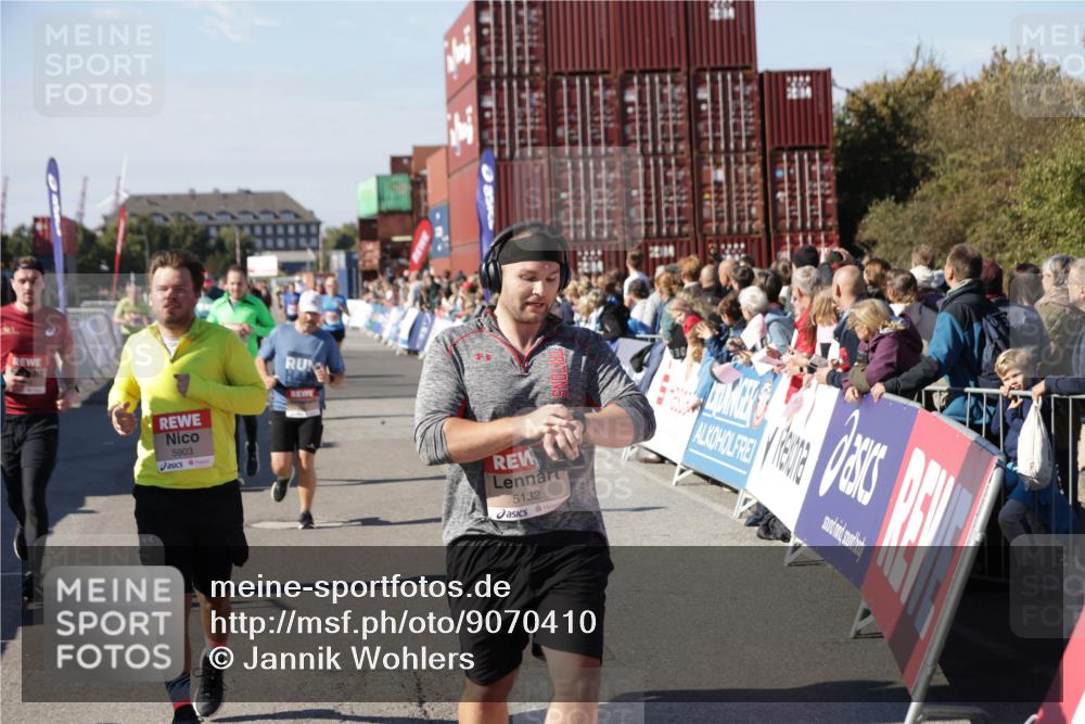 03.10.2025 - Köhlbrandbrückenlauf Jannik Wohlers http://msf.ph/oto/9070410 03.10.2025 13:14:28 Ziel 4259, 4400, 4426, 4776, 5132, 5282, 5782, 5805, 5902, 5903, 6012, 6512 meine-sportfotos.de