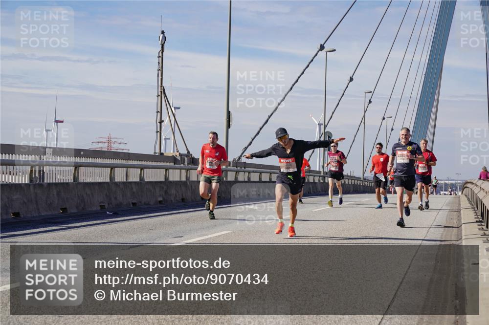 03.10.2025 - Köhlbrandbrückenlauf Michael Burmester http://msf.ph/oto/9070434 03.10.2025 12:34:31 Position 2 2010 meine-sportfotos.de