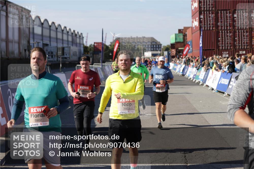 03.10.2025 - Köhlbrandbrückenlauf Jannik Wohlers http://msf.ph/oto/9070436 03.10.2025 13:14:29 Ziel 4259, 4400, 4426, 4509, 5132, 5282, 5782, 5805, 5902, 5903, 6012, 6512 meine-sportfotos.de