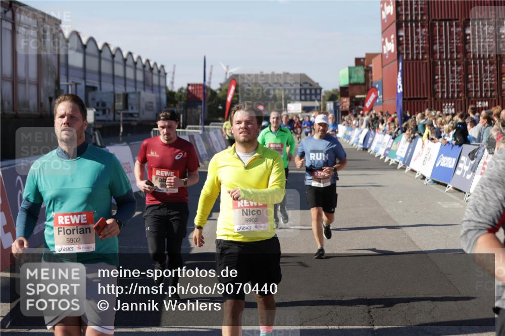 03.10.2025 - Köhlbrandbrückenlauf Jannik Wohlers http://msf.ph/oto/9070440 03.10.2025 13:14:29 Ziel 4259, 4400, 4426, 4509, 5132, 5282, 5782, 5805, 5902, 5903, 6012, 6512 meine-sportfotos.de