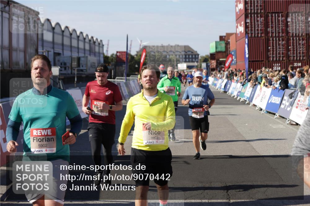 03.10.2025 - Köhlbrandbrückenlauf Jannik Wohlers http://msf.ph/oto/9070442 03.10.2025 13:14:29 Ziel 4259, 4400, 4426, 4509, 5132, 5282, 5782, 5805, 5902, 5903, 6012, 6512 meine-sportfotos.de