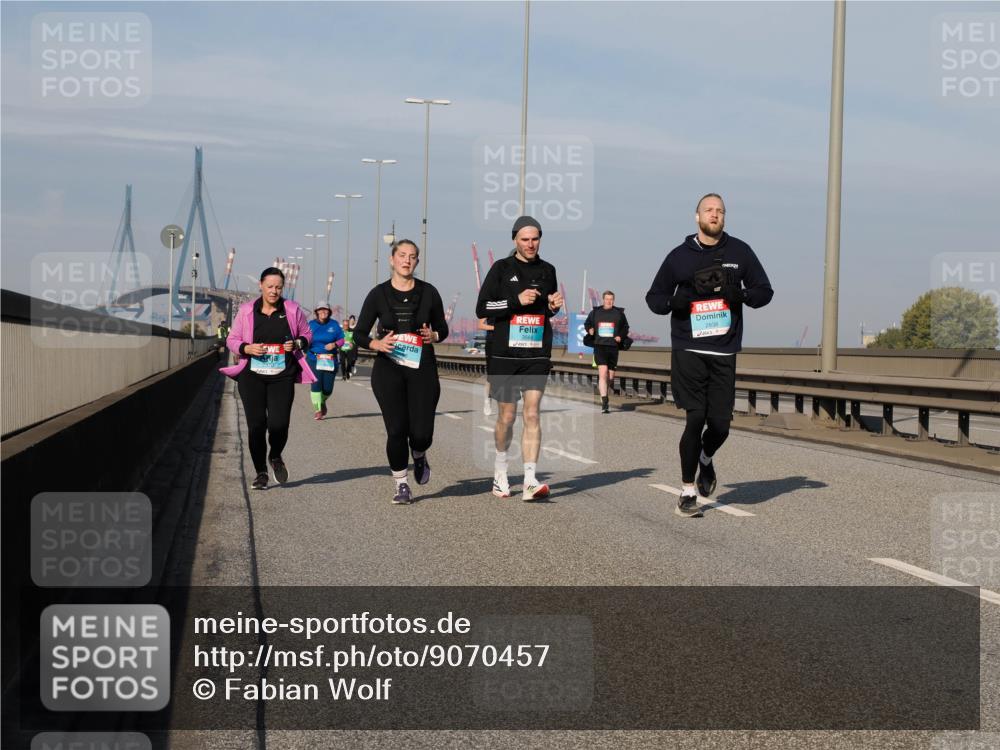 03.10.2025 - Köhlbrandbrückenlauf Fabian Wolf http://msf.ph/oto/9070457 03.10.2025 10:12:33 Position 3 2838 meine-sportfotos.de