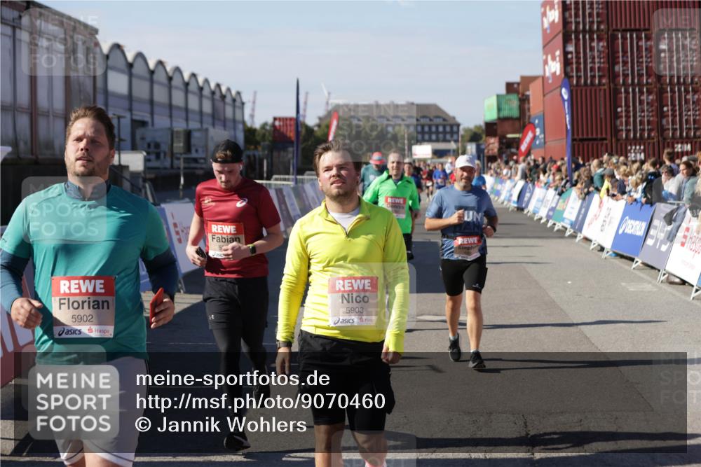 03.10.2025 - Köhlbrandbrückenlauf Jannik Wohlers http://msf.ph/oto/9070460 03.10.2025 13:14:29 Ziel 4259, 4400, 4426, 4509, 5132, 5282, 5782, 5805, 5902, 5903, 6012, 6512 meine-sportfotos.de