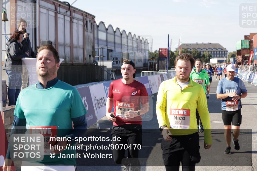 03.10.2025 - Köhlbrandbrückenlauf Jannik Wohlers http://msf.ph/oto/9070470 03.10.2025 13:14:30 Ziel 4259, 4400, 4426, 4509, 5132, 5249, 5782, 5805, 5902, 5903, 6012, 6512 meine-sportfotos.de