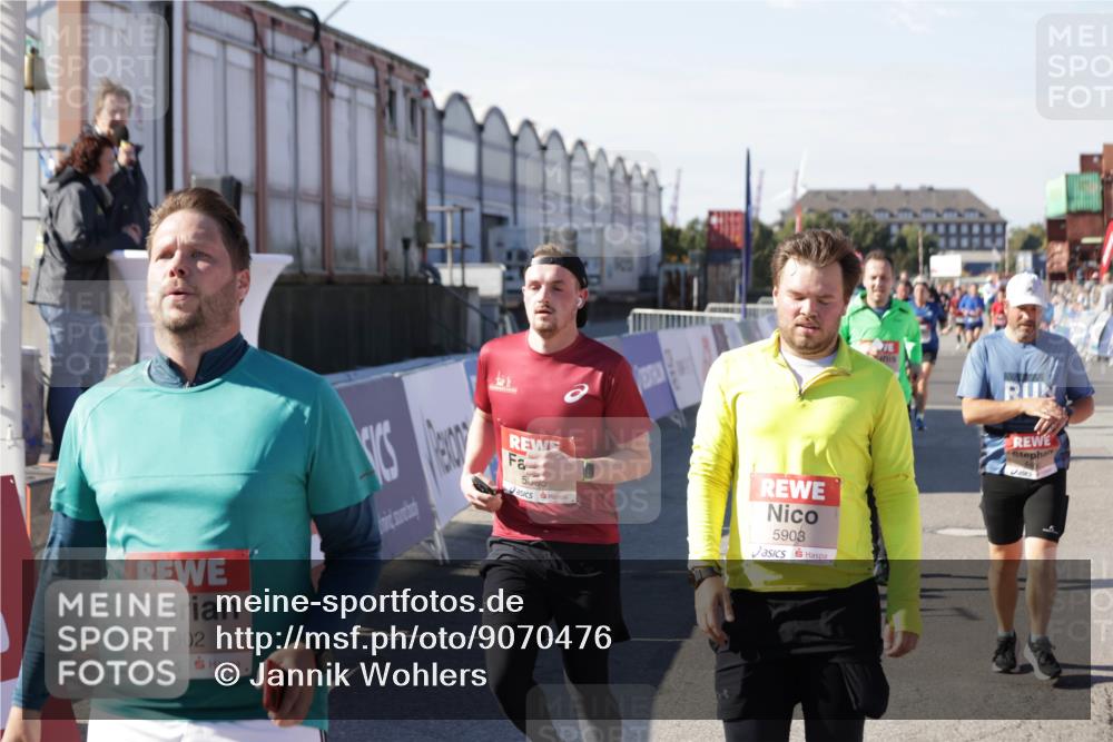 03.10.2025 - Köhlbrandbrückenlauf Jannik Wohlers http://msf.ph/oto/9070476 03.10.2025 13:14:30 Ziel 4259, 4400, 4426, 4509, 5132, 5249, 5782, 5805, 5902, 5903, 6012, 6512 meine-sportfotos.de