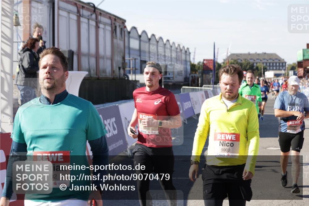 03.10.2025 - Köhlbrandbrückenlauf Jannik Wohlers http://msf.ph/oto/9070479 03.10.2025 13:14:30 Ziel 4259, 4400, 4426, 4509, 5132, 5249, 5782, 5805, 5902, 5903, 6012, 6512 meine-sportfotos.de