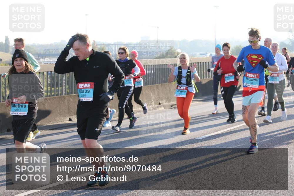 03.10.2025 - Köhlbrandbrückenlauf Lena Gebhardt http://msf.ph/oto/9070484 03.10.2025 09:24:24 Position 1 2897, 2180, 3161, 1709 meine-sportfotos.de