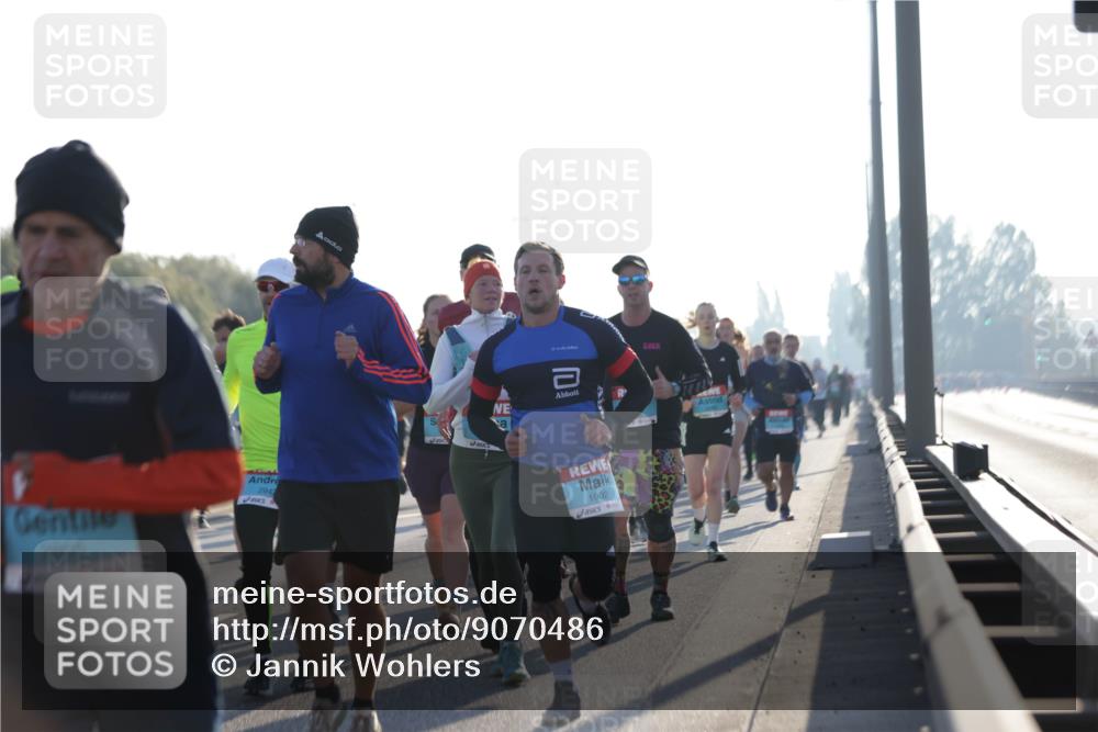 03.10.2025 - Köhlbrandbrückenlauf Jannik Wohlers http://msf.ph/oto/9070486 03.10.2025 09:17:34 Position 3 2806, 2942, 1902 meine-sportfotos.de