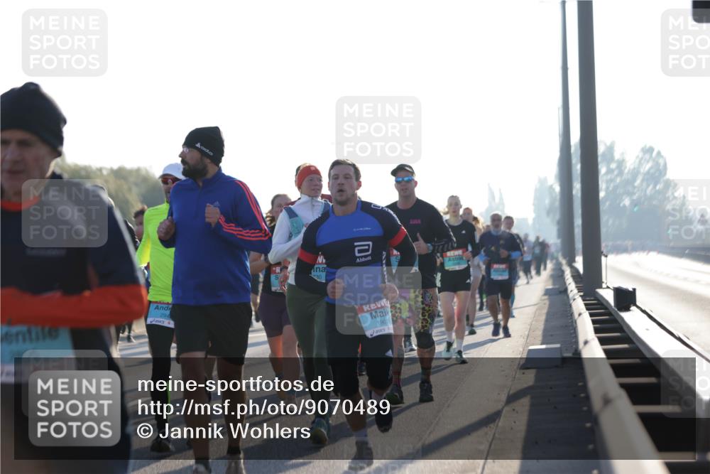 03.10.2025 - Köhlbrandbrückenlauf Jannik Wohlers http://msf.ph/oto/9070489 03.10.2025 09:17:35 Position 3 2806, 294, 30, 1902 meine-sportfotos.de