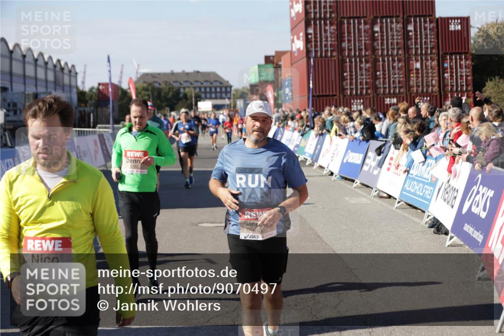 03.10.2025 - Köhlbrandbrückenlauf Jannik Wohlers http://msf.ph/oto/9070497 03.10.2025 13:14:31 Ziel 4259, 4400, 4426, 4509, 4684, 4788, 5132, 5249, 5782, 5805, 5902, 5903, 6012, 6512 meine-sportfotos.de