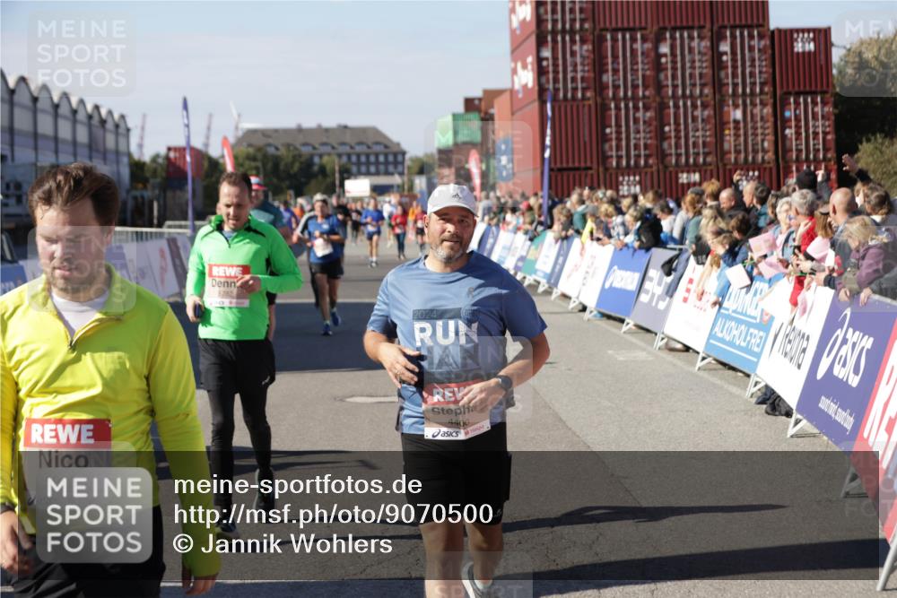 03.10.2025 - Köhlbrandbrückenlauf Jannik Wohlers http://msf.ph/oto/9070500 03.10.2025 13:14:31 Ziel 4259, 4400, 4426, 4509, 4684, 4788, 5132, 5249, 5782, 5805, 5902, 5903, 6012, 6512 meine-sportfotos.de