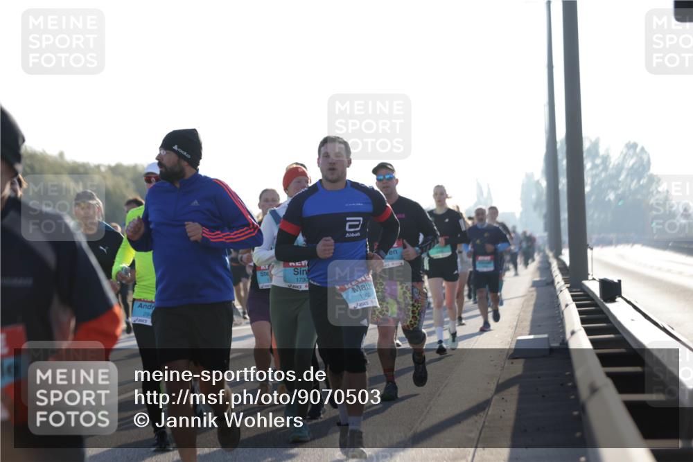 03.10.2025 - Köhlbrandbrückenlauf Jannik Wohlers http://msf.ph/oto/9070503 03.10.2025 09:17:35 Position 3 294, 1730, 1902 meine-sportfotos.de
