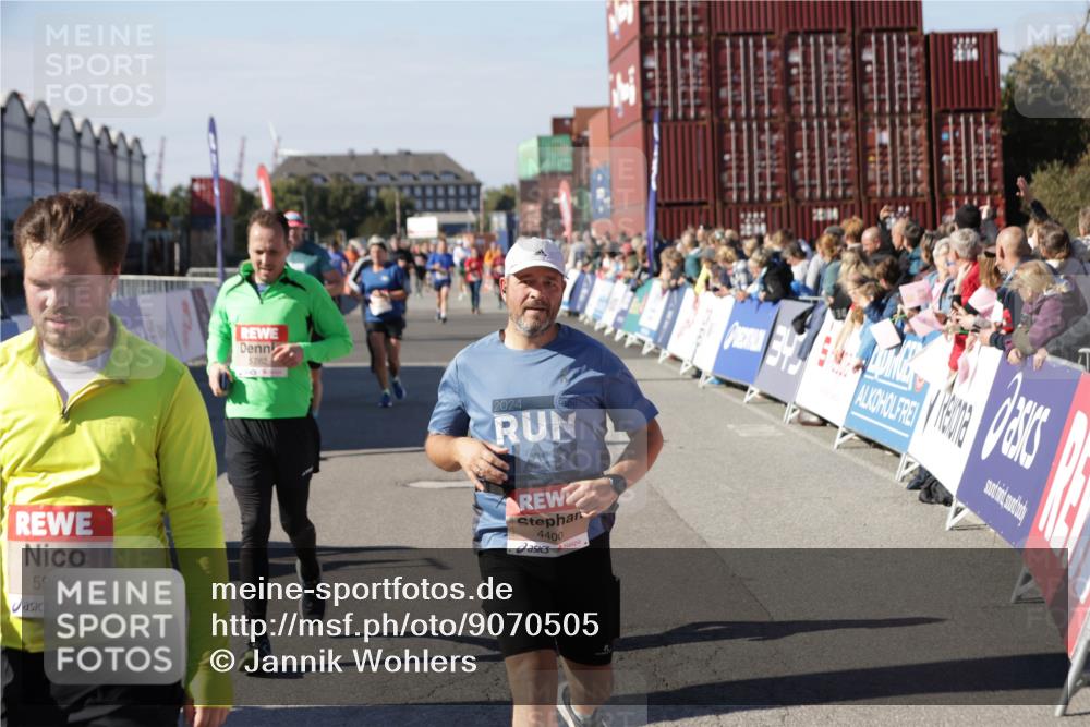 03.10.2025 - Köhlbrandbrückenlauf Jannik Wohlers http://msf.ph/oto/9070505 03.10.2025 13:14:31 Ziel 4259, 4400, 4426, 4509, 4684, 4788, 5132, 5249, 5782, 5805, 5902, 5903, 6012, 6512 meine-sportfotos.de
