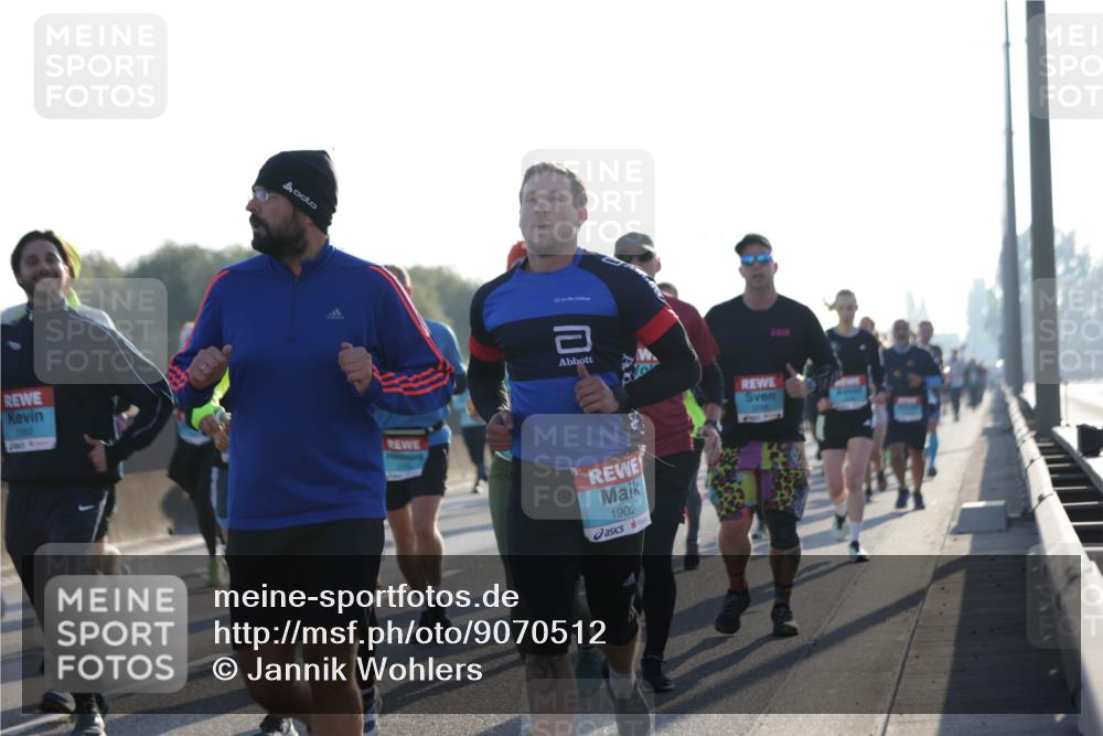 03.10.2025 - Köhlbrandbrückenlauf Jannik Wohlers http://msf.ph/oto/9070512 03.10.2025 09:17:36 Position 3 2880, 1902 meine-sportfotos.de