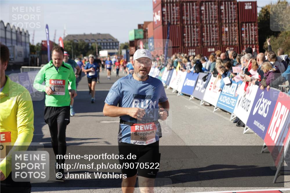03.10.2025 - Köhlbrandbrückenlauf Jannik Wohlers http://msf.ph/oto/9070522 03.10.2025 13:14:31 Ziel 4259, 4400, 4426, 4509, 4684, 4788, 5132, 5249, 5782, 5805, 5902, 5903, 6012, 6512 meine-sportfotos.de