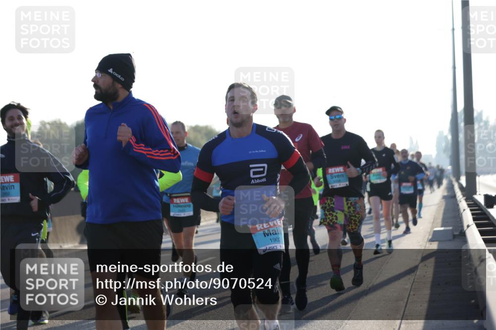 03.10.2025 - Köhlbrandbrückenlauf Jannik Wohlers http://msf.ph/oto/9070524 03.10.2025 09:17:36 Position 3 2950, 190 meine-sportfotos.de