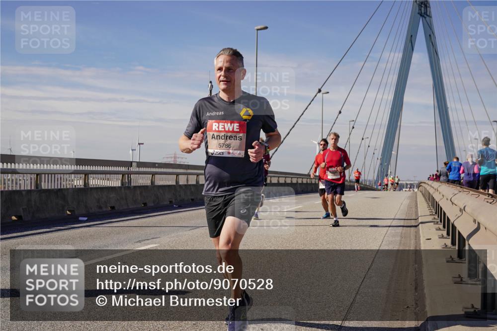 03.10.2025 - Köhlbrandbrückenlauf Michael Burmester http://msf.ph/oto/9070528 03.10.2025 12:34:34 Position 2 5786 meine-sportfotos.de