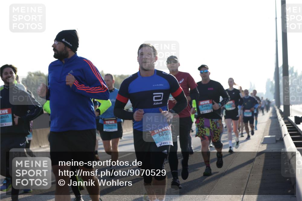 03.10.2025 - Köhlbrandbrückenlauf Jannik Wohlers http://msf.ph/oto/9070529 03.10.2025 09:17:36 Position 3 2880, 1902 meine-sportfotos.de