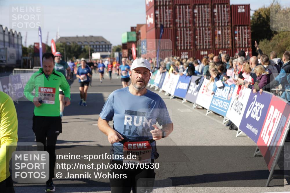 03.10.2025 - Köhlbrandbrückenlauf Jannik Wohlers http://msf.ph/oto/9070530 03.10.2025 13:14:32 Ziel 4259, 4400, 4426, 4509, 4684, 4788, 5132, 5249, 5782, 5805, 5902, 5903, 6012, 6512 meine-sportfotos.de