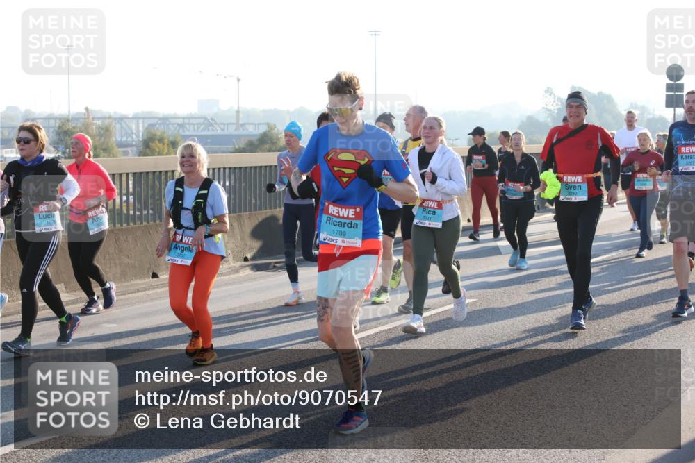 03.10.2025 - Köhlbrandbrückenlauf Lena Gebhardt http://msf.ph/oto/9070547 03.10.2025 09:24:25 Position 1 1579, 3161, 1709, 3031, 2287, 3030 meine-sportfotos.de