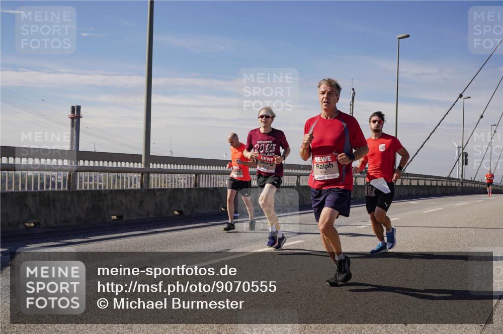 03.10.2025 - Köhlbrandbrückenlauf Michael Burmester http://msf.ph/oto/9070555 03.10.2025 12:34:36 Position 2 2015, 4142 meine-sportfotos.de