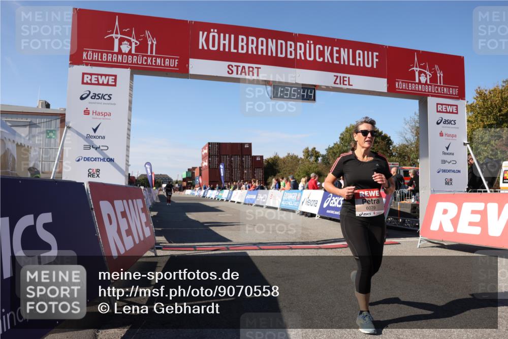 03.10.2025 - Köhlbrandbrückenlauf Lena Gebhardt http://msf.ph/oto/9070558 03.10.2025 13:35:45 Ziel 5680, 6079, 6396, 6508 meine-sportfotos.de