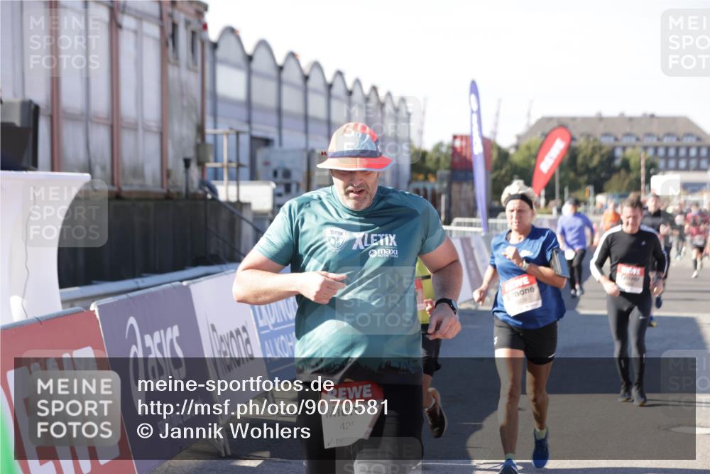 03.10.2025 - Köhlbrandbrückenlauf Jannik Wohlers http://msf.ph/oto/9070581 03.10.2025 13:14:35 Ziel 4259, 4400, 4424, 4426, 4509, 4684, 4692, 4788, 5132, 5249, 5782, 5805, 5902, 5903, 6316, 6448, 6849 meine-sportfotos.de