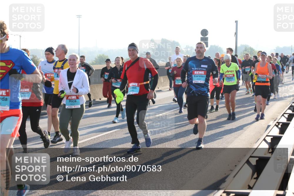 03.10.2025 - Köhlbrandbrückenlauf Lena Gebhardt http://msf.ph/oto/9070583 03.10.2025 09:24:25 Position 1 9, 3029, 3031, 2287, 1098 meine-sportfotos.de