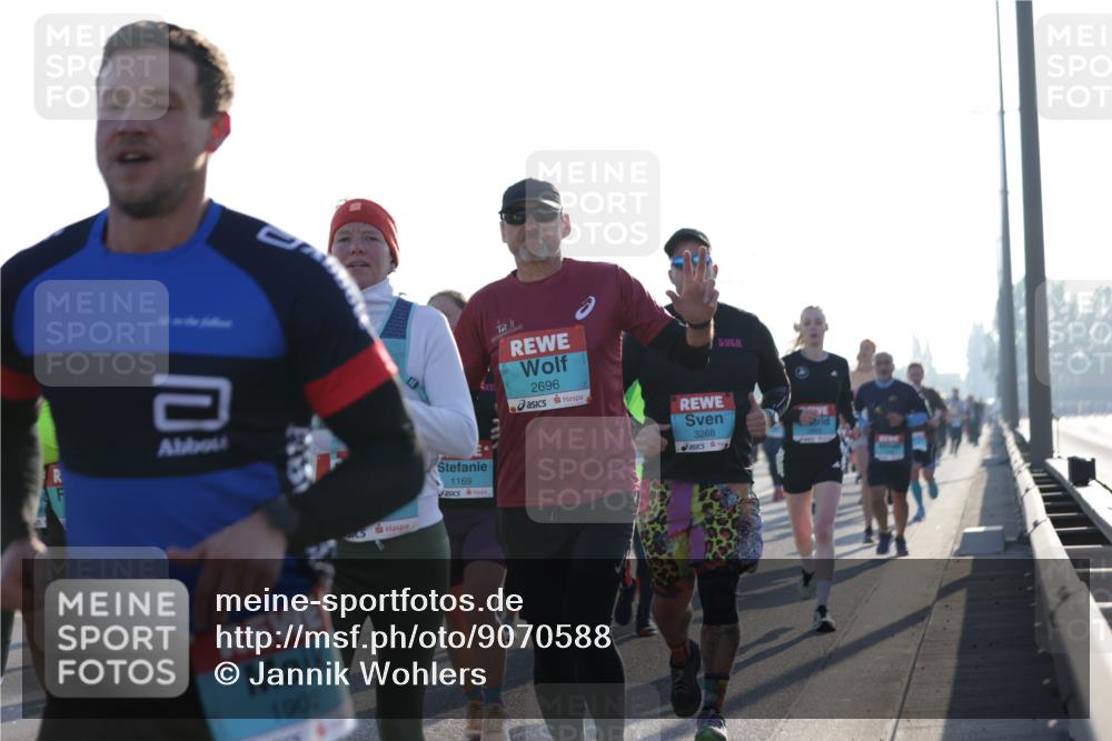 03.10.2025 - Köhlbrandbrückenlauf Jannik Wohlers http://msf.ph/oto/9070588 03.10.2025 09:17:37 Position 3 1902, 1169, 2696, 3268 meine-sportfotos.de