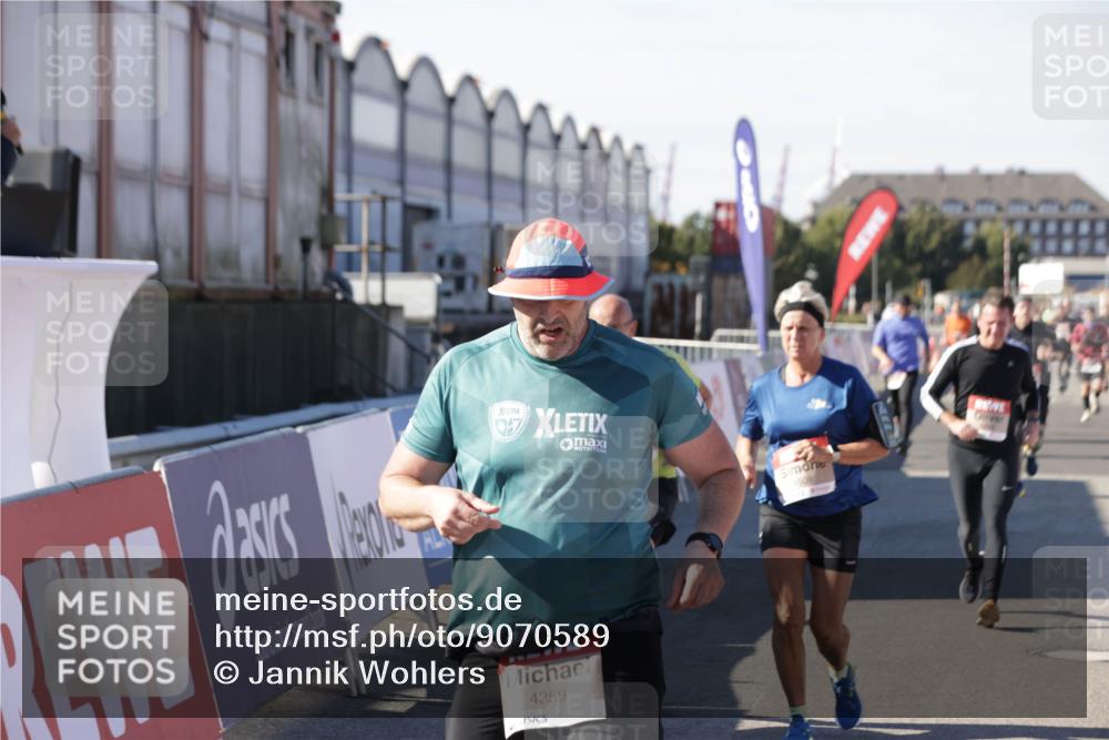 03.10.2025 - Köhlbrandbrückenlauf Jannik Wohlers http://msf.ph/oto/9070589 03.10.2025 13:14:35 Ziel 4259, 4400, 4424, 4426, 4509, 4684, 4692, 4788, 5132, 5249, 5782, 5805, 5902, 5903, 6316, 6448, 6849 meine-sportfotos.de