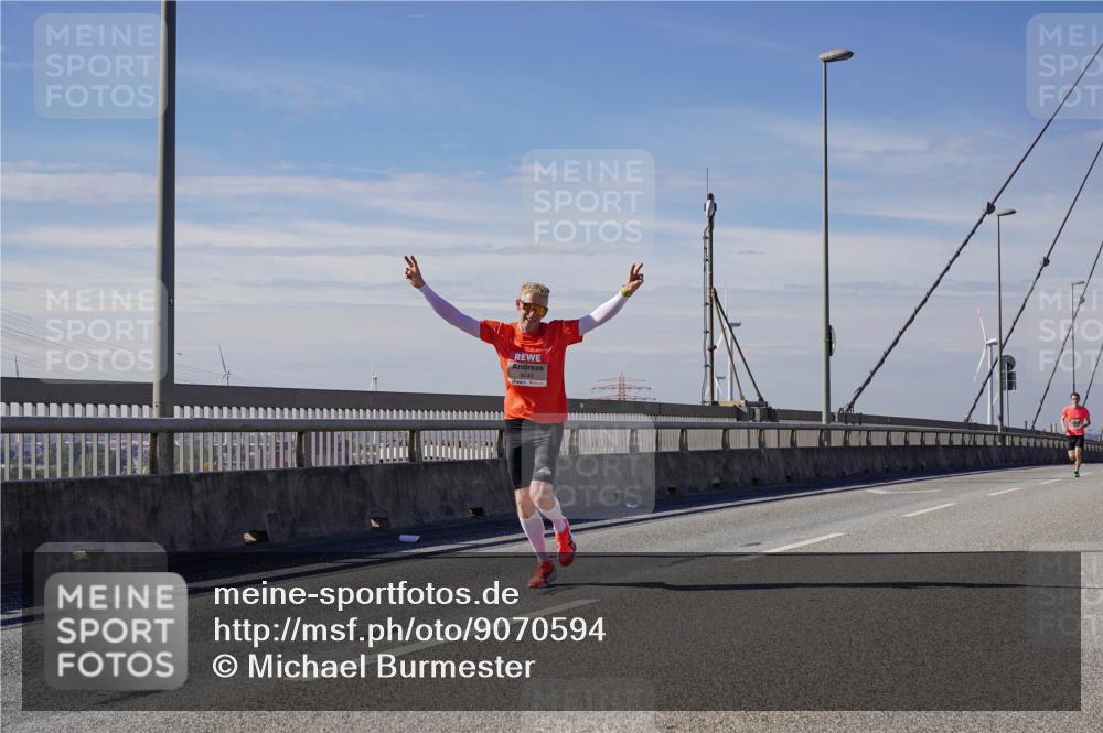 03.10.2025 - Köhlbrandbrückenlauf Michael Burmester http://msf.ph/oto/9070594 03.10.2025 12:34:46 Position 2 4040 meine-sportfotos.de