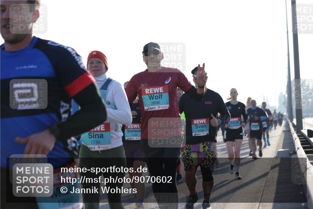 03.10.2025 - Köhlbrandbrückenlauf Jannik Wohlers http://msf.ph/oto/9070602 03.10.2025 09:17:37 Position 3 1902, 2696, 3268, 1730, 1169 meine-sportfotos.de