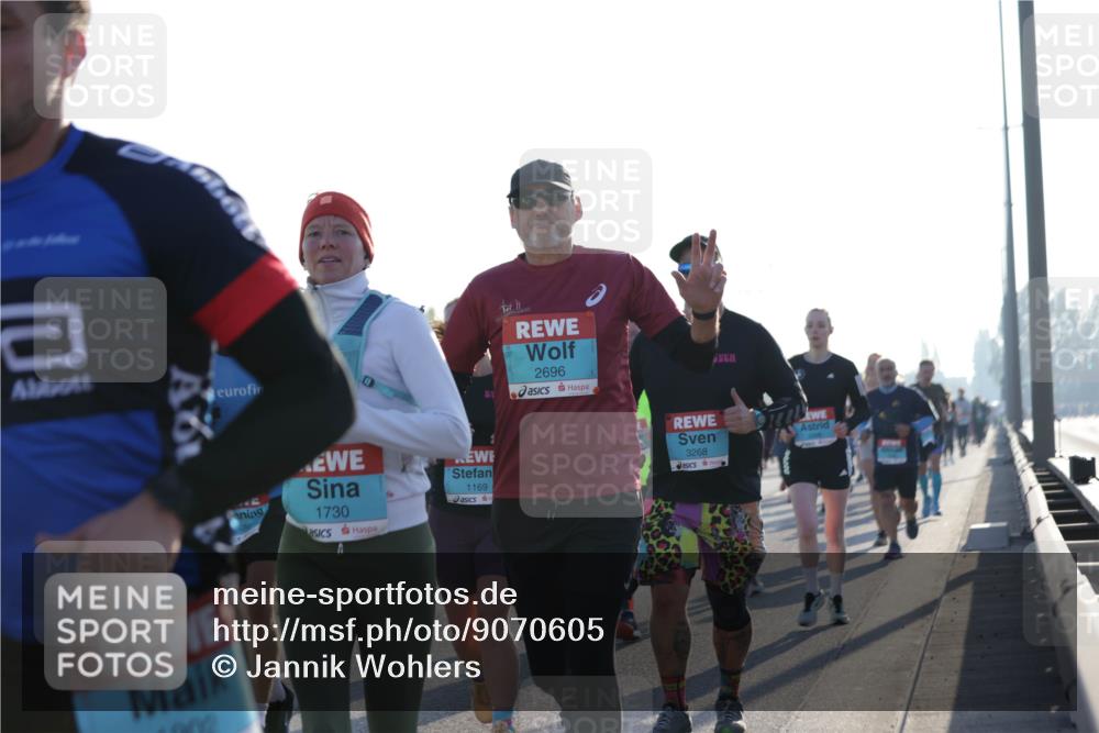 03.10.2025 - Köhlbrandbrückenlauf Jannik Wohlers http://msf.ph/oto/9070605 03.10.2025 09:17:37 Position 3 1730, 1169, 2696, 3268 meine-sportfotos.de
