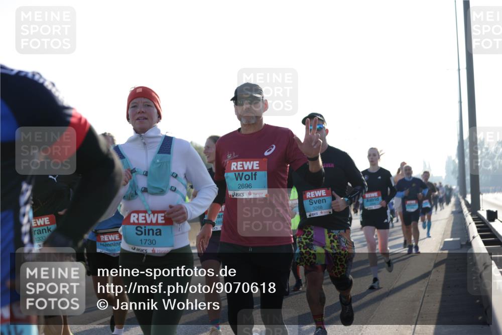03.10.2025 - Köhlbrandbrückenlauf Jannik Wohlers http://msf.ph/oto/9070618 03.10.2025 09:17:37 Position 3 1333, 5, 169, 1730, 2696, 3268 meine-sportfotos.de