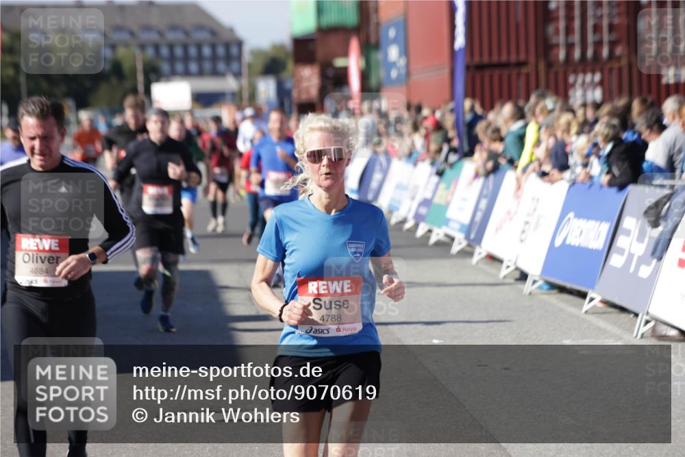 03.10.2025 - Köhlbrandbrückenlauf Jannik Wohlers http://msf.ph/oto/9070619 03.10.2025 13:14:37 Ziel 4259, 4400, 4424, 4509, 4684, 4692, 4788, 4869, 5132, 5249, 5782, 5805, 5902, 5903, 6316, 6448, 6849 meine-sportfotos.de