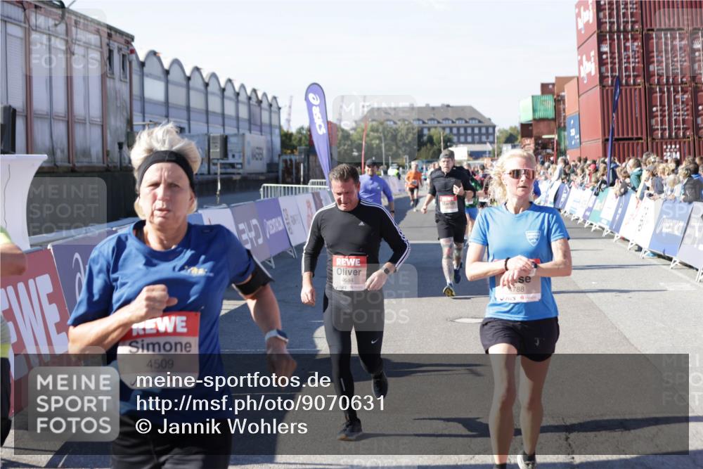 03.10.2025 - Köhlbrandbrückenlauf Jannik Wohlers http://msf.ph/oto/9070631 03.10.2025 13:14:38 Ziel 4259, 4400, 4424, 4509, 4684, 4692, 4788, 4869, 5249, 5782, 5805, 5902, 5903, 6316, 6448, 6849 meine-sportfotos.de